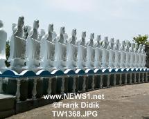 thTW1368.JPG