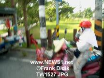 thTW1527.JPG