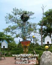 thTW0437.JPG